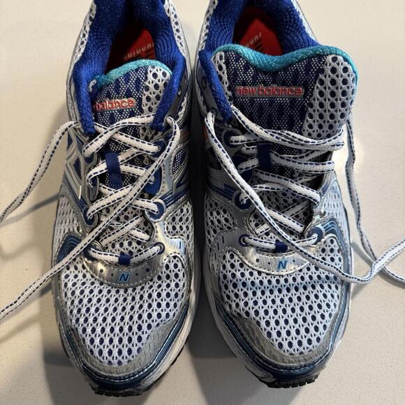 New Balance Shoes - New Balance Women 7 860 V3 Running T beam white blue Sneakers W860SB3